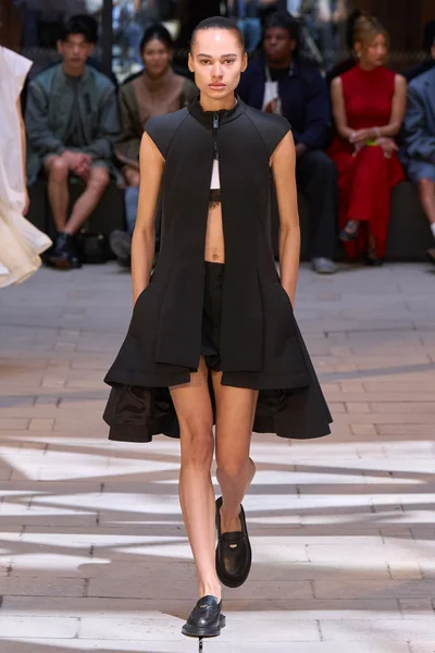 Look 14